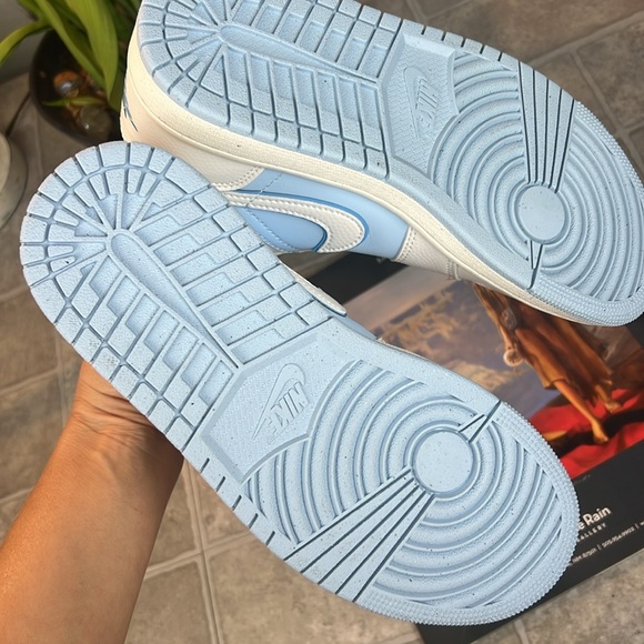 Nike Air Jordan 1 Low SE “Ice Blue” Nike new no box - Picture 5 of 10